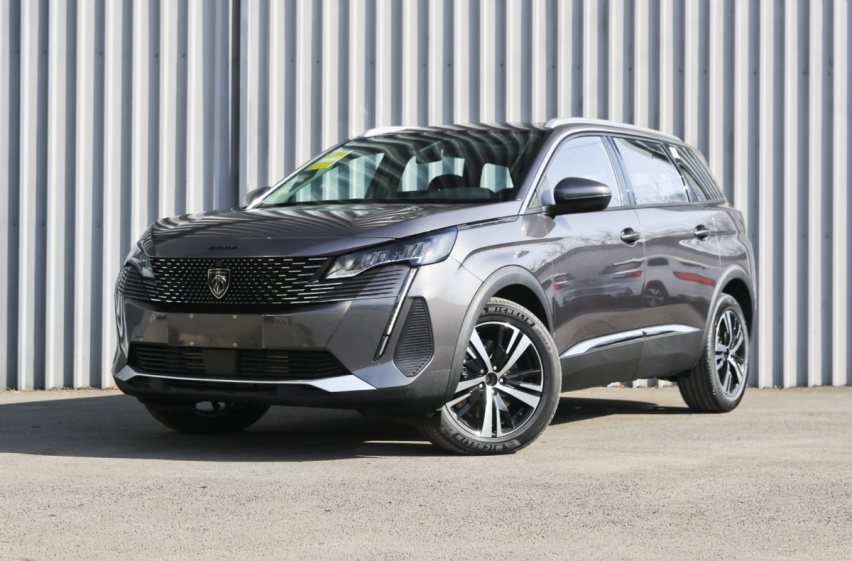 比空间、比动力、比智能，标致新5008对比丰田RAV4荣放如何选？
