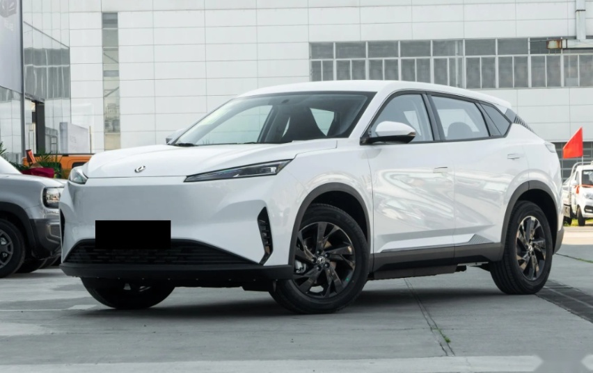 售价14.99万元起，入门续航440km，东风风神SKY EV01精英