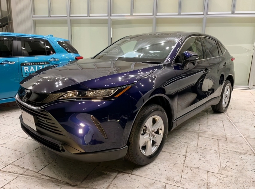 比RAV4更高级，搭2.5L混动引擎，丰田Harrier到店