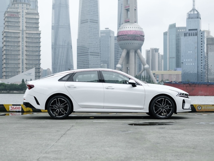 包牌价16.18万起的中型车 教授后悔买车买早了
