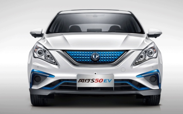 纯电续航415KM，外观时尚的风行S50 EV值得买吗？