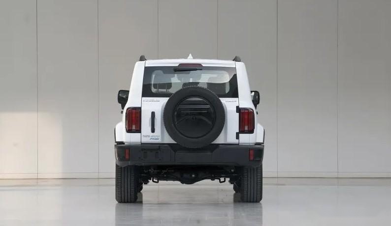 两大国产插混“方盒子”SUV，出自奇瑞和长城，谁会更受欢迎？