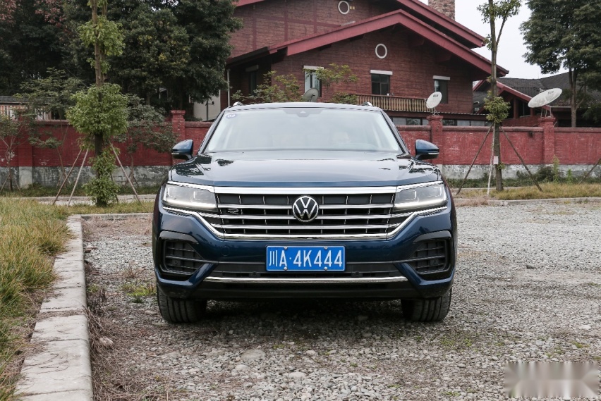 如何低调诠释旗舰基因？试驾大众进口途锐2.0T