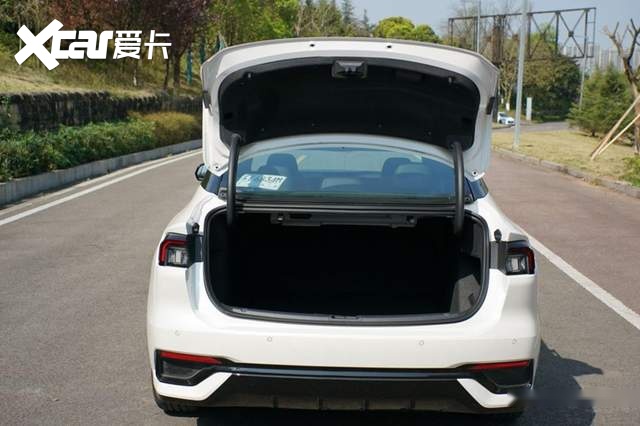 全新蒙迪欧对比奥迪A4L？别说就算豪华品牌又如何