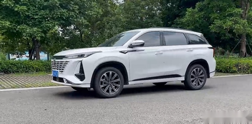 试驾长安第三代CS75PLUS，全系8AT还有优惠，一个不会出错的选择