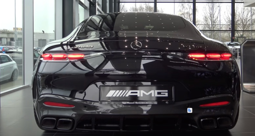 全新AMG GT63海外到店实拍，搭4.0T V8发动机，性能爆表