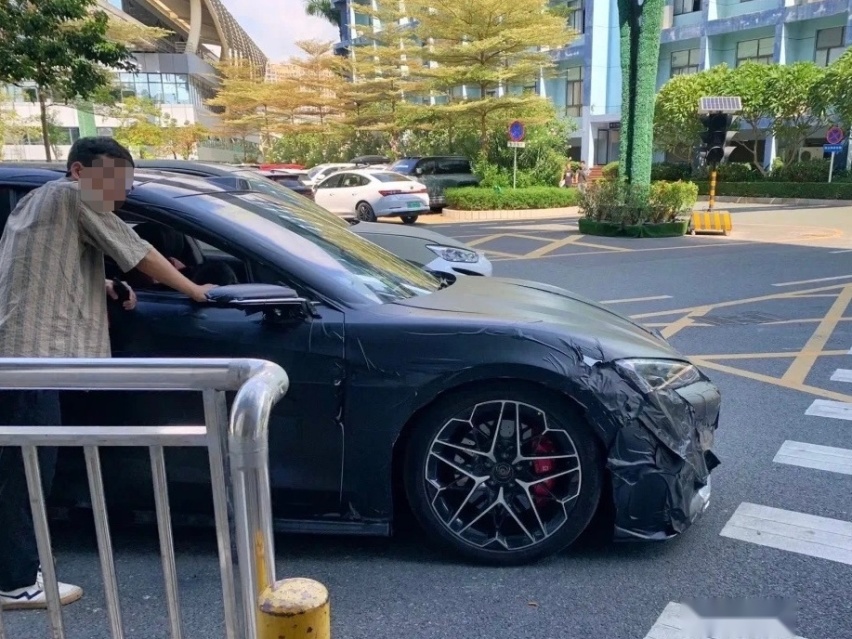 又是百万级？四门轿跑仰望U6路试曝光，续航或超1000公里