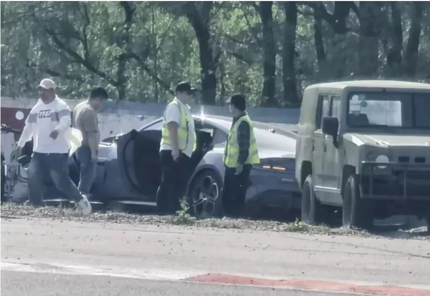 小米SU7一天两次冲出赛道，设计有问题？