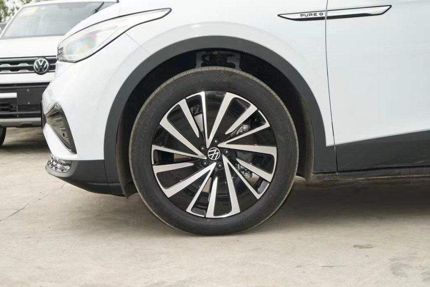 00后春节提车:堪称“懂车弟”，优缺点门清！
