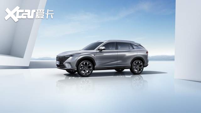 珠峰架构赋能 擎启荣光新篇全新第三代荣威RX5/超混eRX5上市即交付