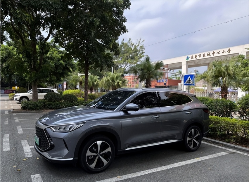 长安欧尚Z6，续航1200km，对标比亚迪宋PLUS DM-i
