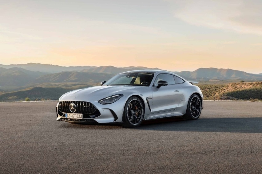 4.0T+V8动力，零百加速仅3.2秒，全新AMG GT跑车发布