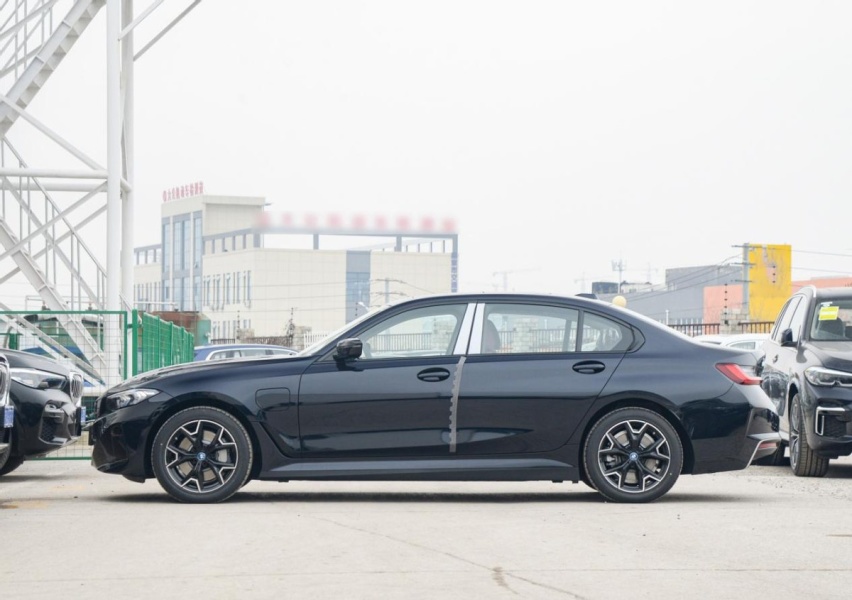 起售价38.39万，宝马i3 eDrive40L上市，续航达592公里
