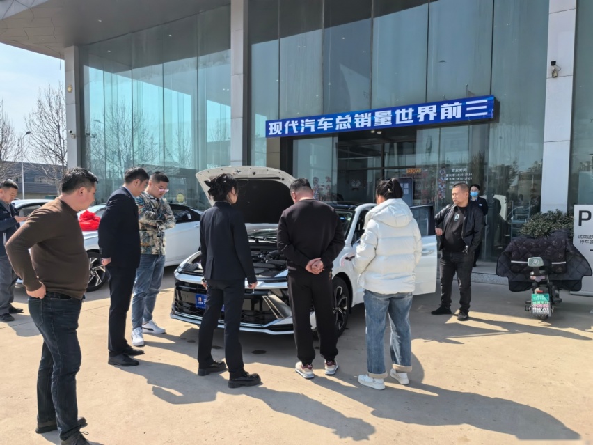 13万起的索纳塔被热捧，究竟是“消费降级”还是真物超所值？