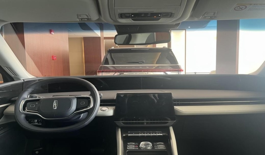 冒险之旅林肯航海家VS 奥迪Q5L ，两车对比