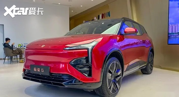 恒驰5依旧处于预售阶段,仅推出了一款配置车型,新车的预售价格为17