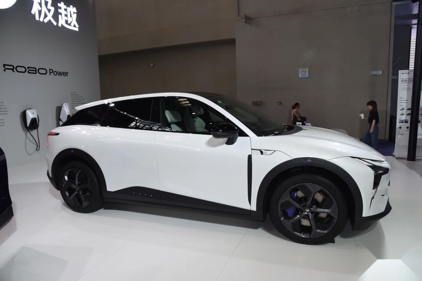 极越01 VS 特斯拉ModelY，中外纯视觉智驾方案车型大比拼！