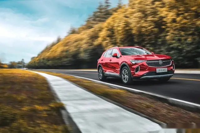 20万买SUV，1.5T“马力王”昂科威S够强吗？