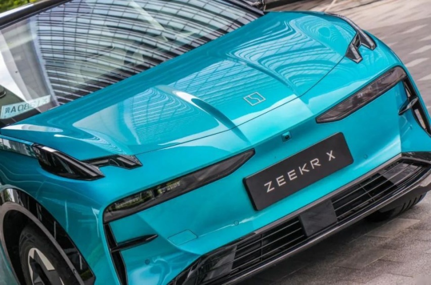 傲世同级对手 极氪ZEEKR X试驾评测