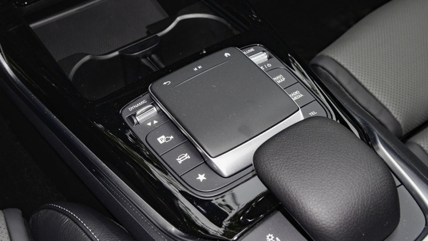 预算50万买前驱双离合？AMG A 35每月养车2400元
