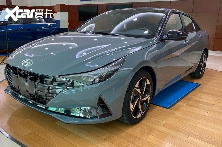 全新現代伊蘭特現身車長4676mm換裝電子檔杆