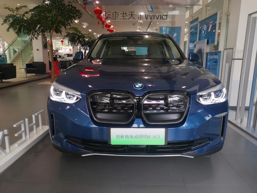 探店：不到40万起售，宝马第一辆纯电中型SUV怎么样？