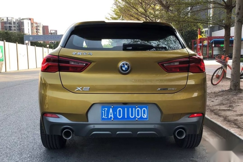 重心又高尾厢又不大，买这种SUV不如轿车？好像不是...
