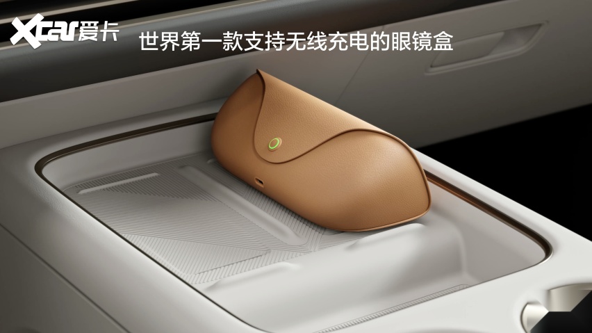 1999元起 理想同学走入生活 理想AI眼镜 Livis正式发布