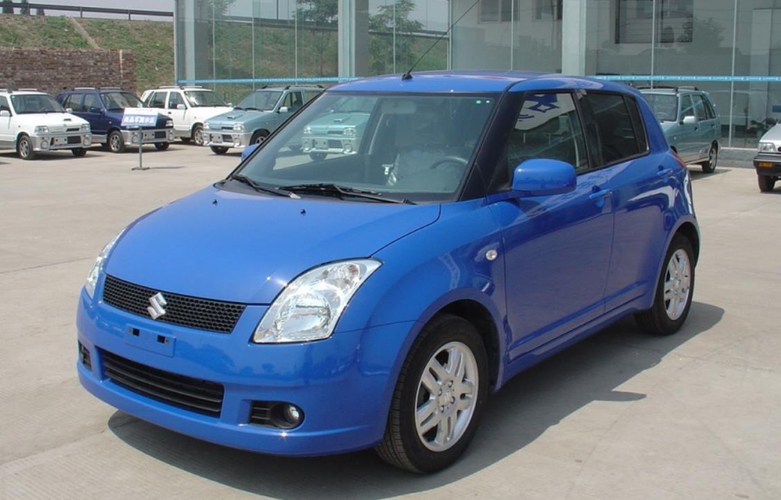 铃木踩油门一直有发闷的声音是怎么回事?