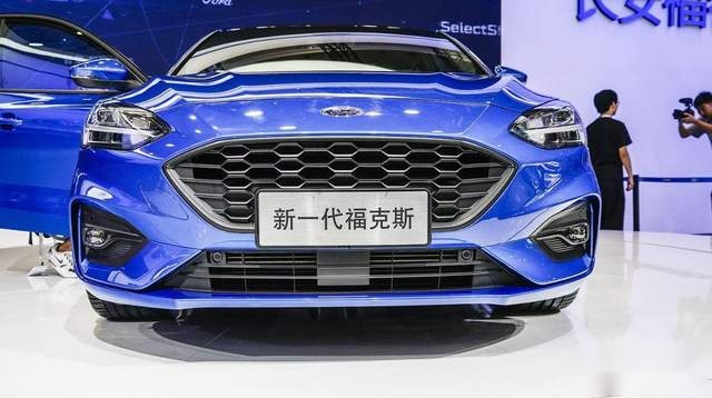 效仿英朗，福克斯计划回归四缸，网友：好汉不吃眼前亏