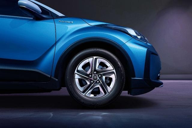 差别在哪？丰田奕泽E进擎对比丰田C-HR EV