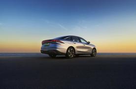 2.9L 油耗 + 流畅车机！银河 L6 EM-i 7.78 万起 0 息，省油又聪明