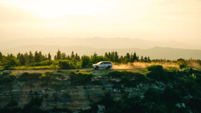 胸有丘壑，策马山河，与揽胜运动版来一次“胜”临其境的旅行