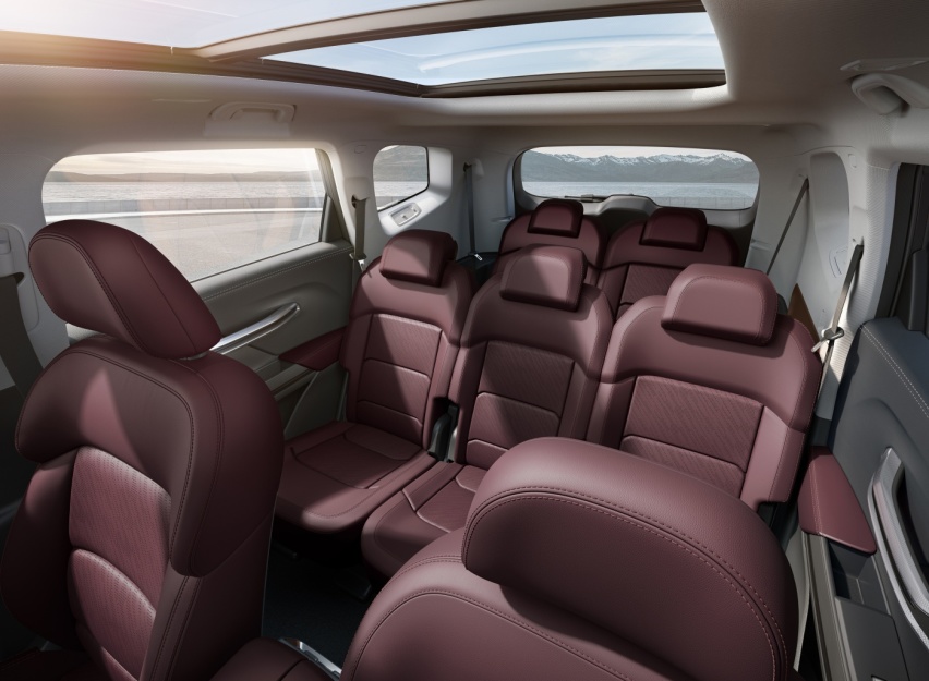 吉利新款豪越上市售价10.36-13.96万元 定位中型SUV，提供7座版本
