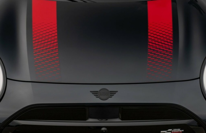 MINI Cooper SE JCW Trim官图发布 外观激进 动力