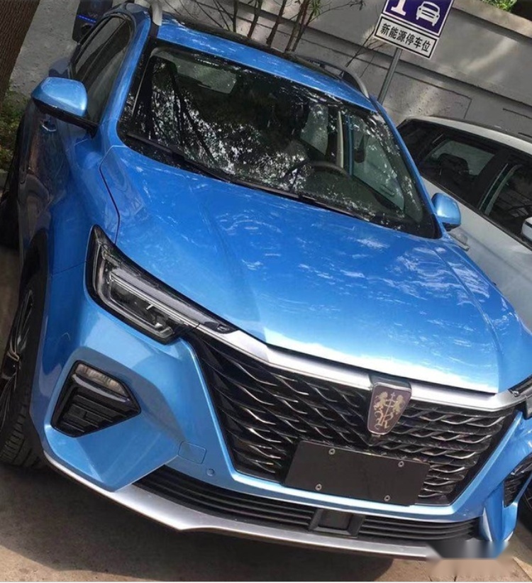 全新荣威RX5PLUS实车现身！轴距2708mm