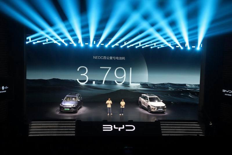 DM5.0上车 11.28万起售 比亚迪二代宋Pro DM-i与海狮0