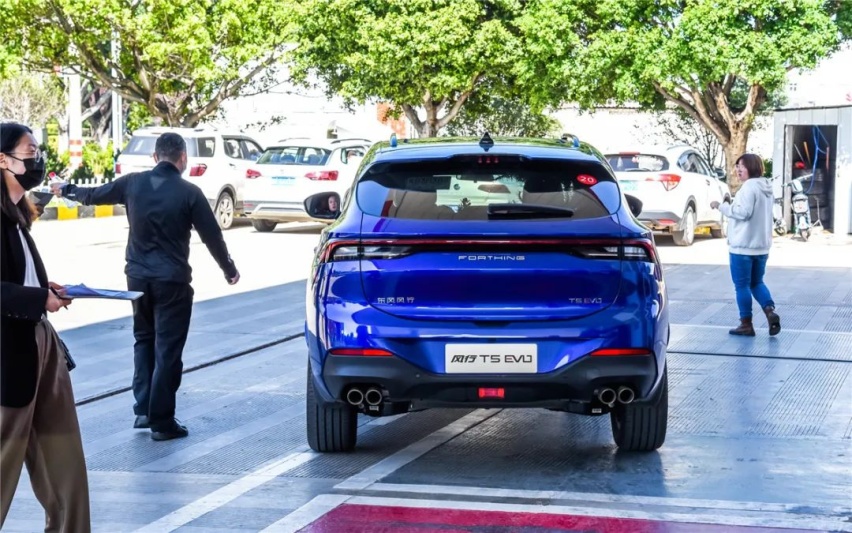 一台国产SUV，我开出4.4L/100km的油耗，秘诀在这里