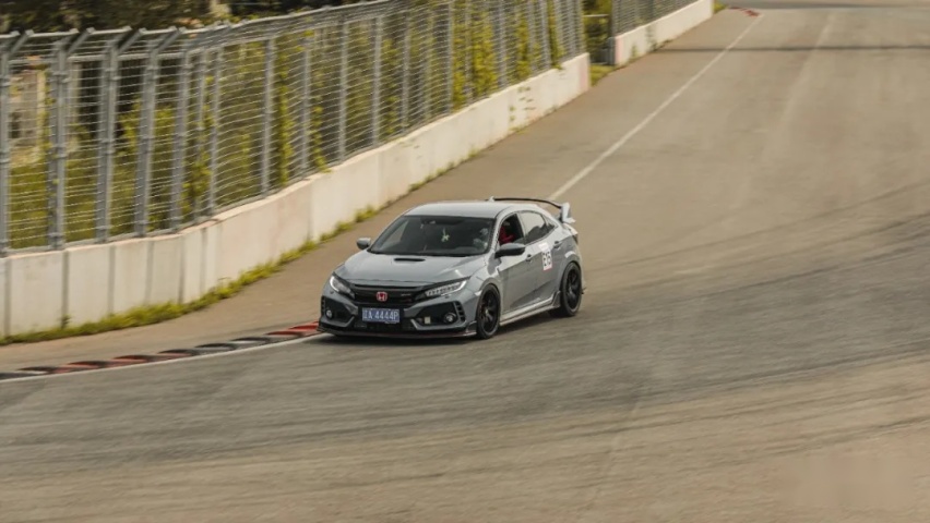 谁敢对保时捷911 GT3竖中指？沈阳车友的百万思域王就是国内天花板