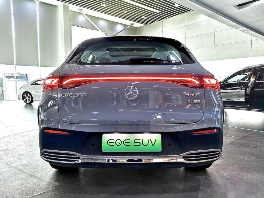 不只是豪华，更是实力派全能选手——探店实拍全新EQE纯电SUV