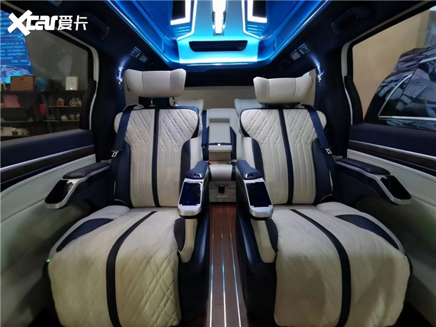 广汽传祺高顶M8极夜之光, 超高配置性价比高,小高顶性价比极高