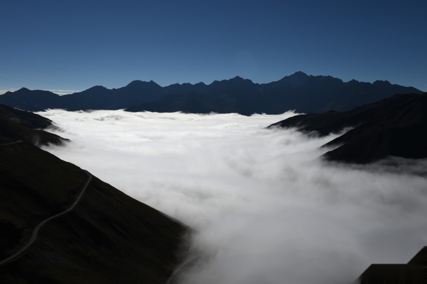 重走长征路，再次翻越大雪山，秋天季节里的夹金山原来这么美