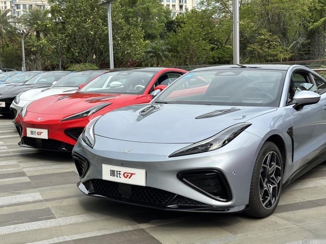 该如何理解“科技电跑”？|动力试驾·哪吒GT