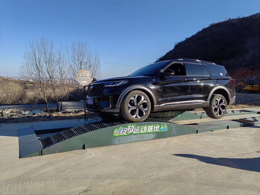 试驾福特探险者，极端路况实测，越野能力让人放心