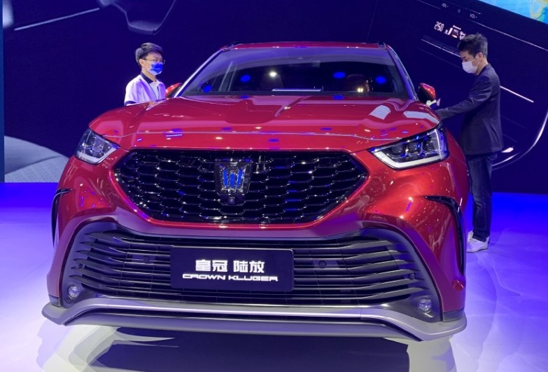 汉兰达的姊妹车型来了，皇冠陆放外形“唬人”，就是不知实力如何