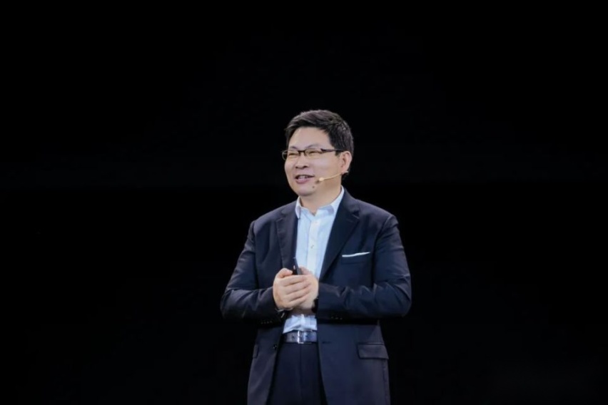 高管们在车展上互怼上瘾，中国车市酝酿连天战火？