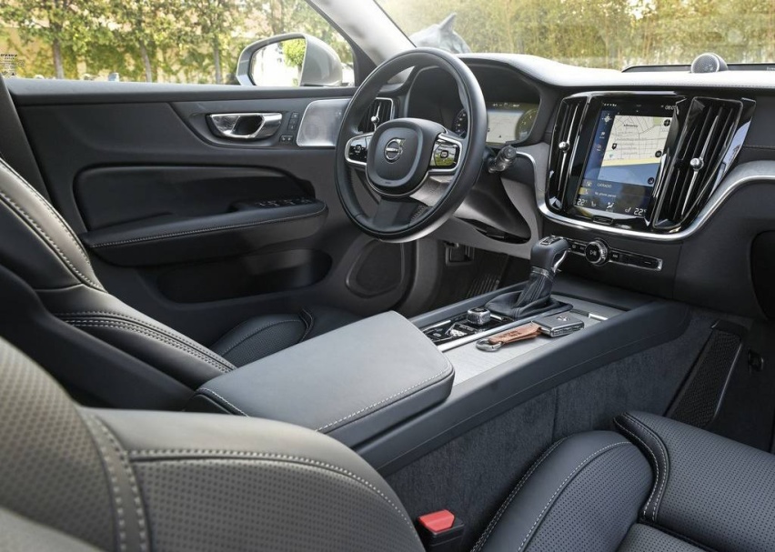 Volvo-V60-2019-1024-8c.jpg