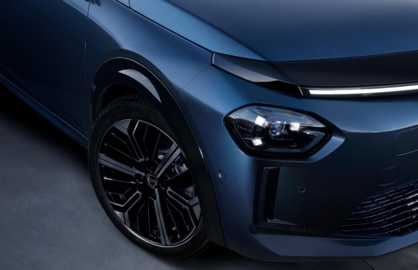 2025款蓝旗亚Ypsilon，品牌重返全球市场，意大利百年老牌