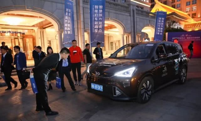 纵目科技“蒙眼”挑战自主泊车