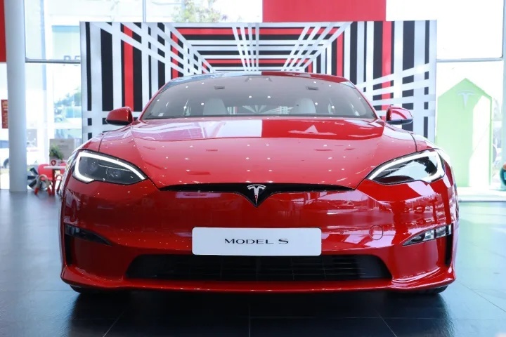 Model S Plaid亮相厦门，千匹怪兽，100.99万元起售